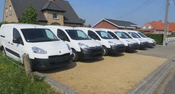  Lot citroen bestelwagens binnen 