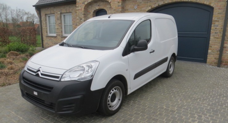  Berlingo lichte vracht 1.6 hdi 3 plaatsen bwj 2016 met 15000 km