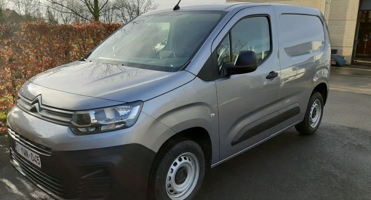  Nieuwe Berlingo Acier Grijs  Van Maat M Light 1.5 BlueHDi 75 S&S MAN Control  3 plaatsen