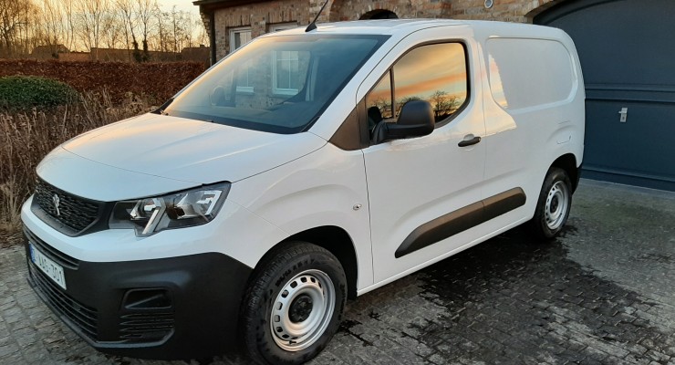  VERKOCHT Partner lichte vracht 3 pl 12/21  370 km