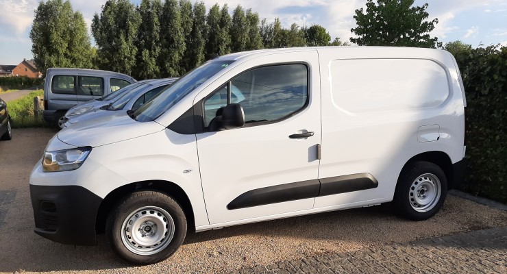  6  stuks Nieuwe citroen berlingo lichte vracht 3 plaatsen op komst 