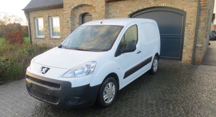  Peugeot partner 1.6 hdi 90 pk lichte vracht 2 plaatsen airco